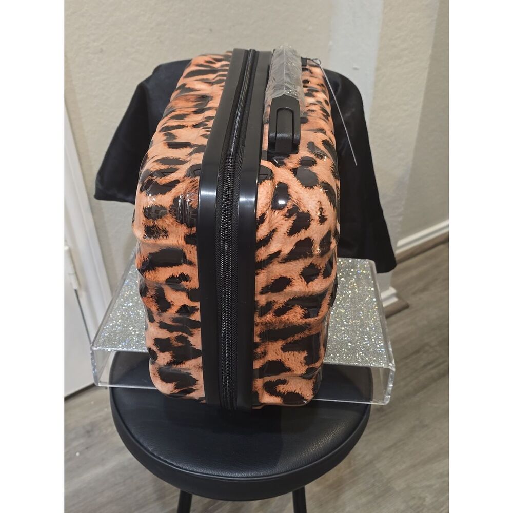 Metropolitan Collection Leopard Print Hard Side Travel Case - Picture 4 of 8